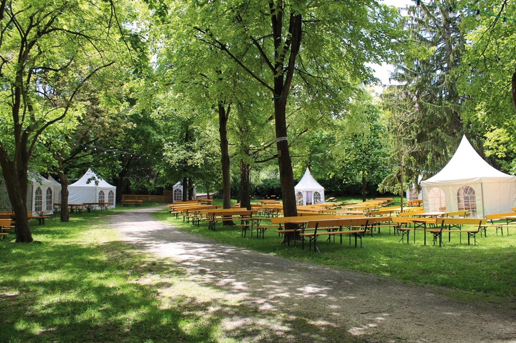 „Hahn‘s Sommergarten“ entsteht heuer gleich neben dem Dultplatz.