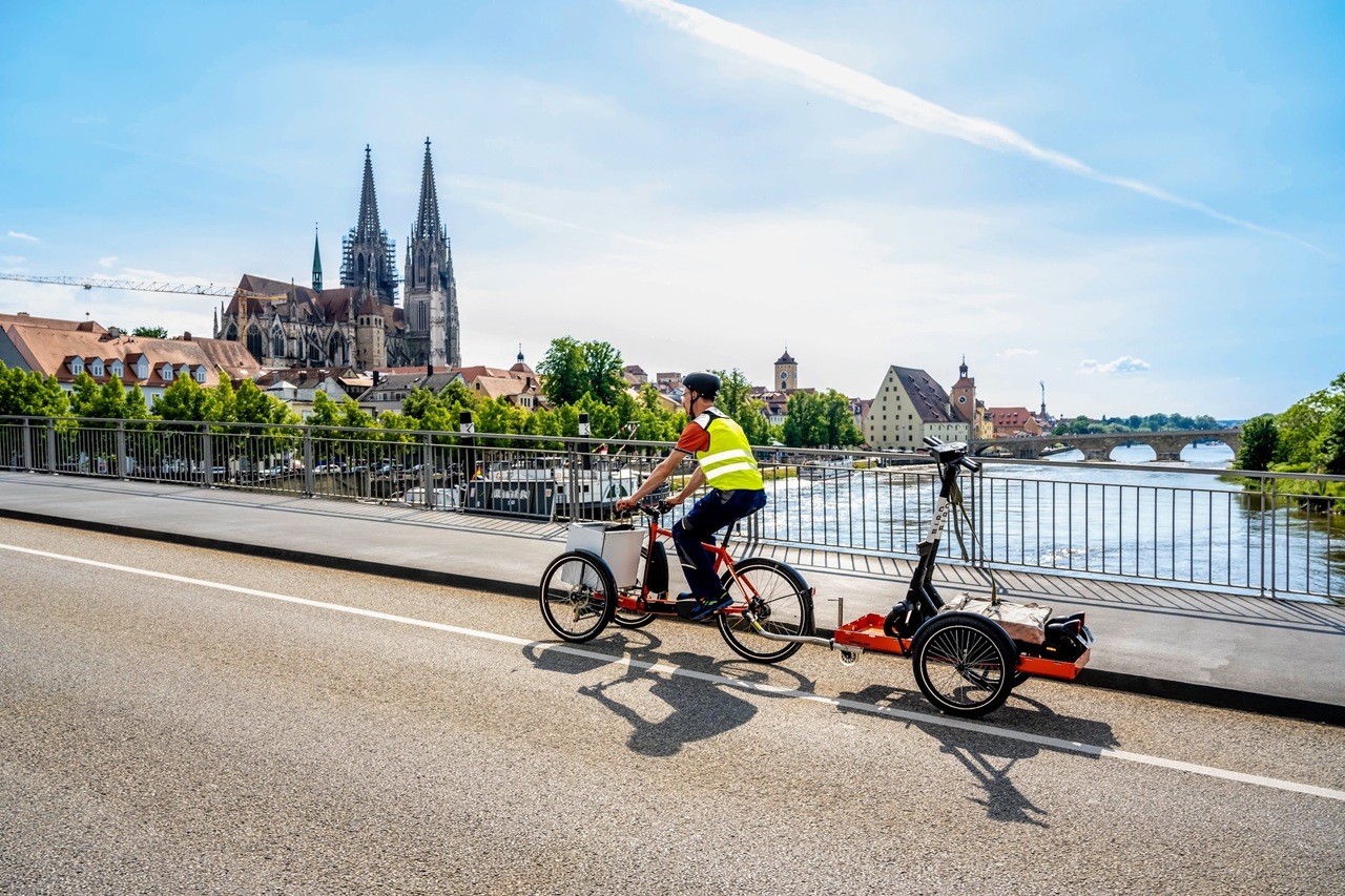 Nachgefragt | Wer holt die Roller ins Trockene? – E-Scooter in Regensburg