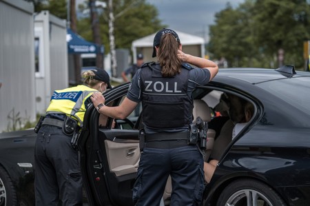 Aus bayerischen Polizeiberichten | Bundespolizei greift Migranten bei Grenzkontrollen auf