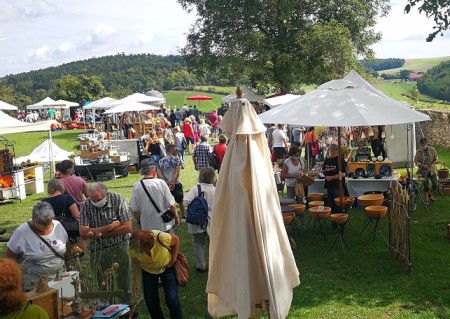 T&ouml;pfermarkt beim Pr&ouml;sslbr&auml;u