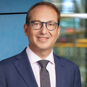 In & Out | Dobrindt zeigt Entschlossenheit