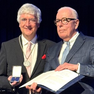 Meldung | Paracelsus-Medaille für Prof. Grifka