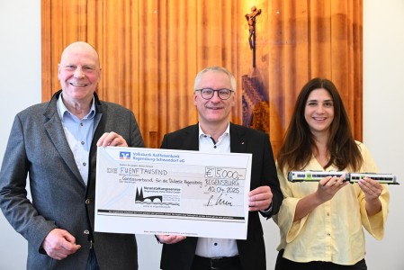 Weihnachtsmarkt-Veranstalter Peter Kittel spendet zum zweiten Mal 5.000 Euro