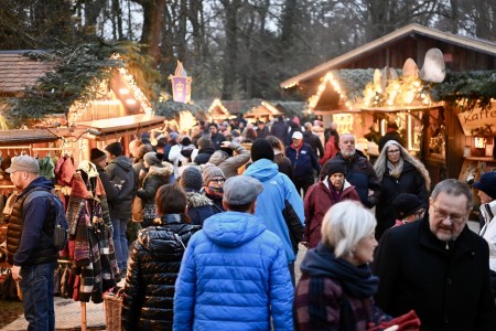 Der schönste Weihnachtsmarkt der Welt – „Romantischer Weihnachtsmarkt auf Schloss Thurn und Taxis“