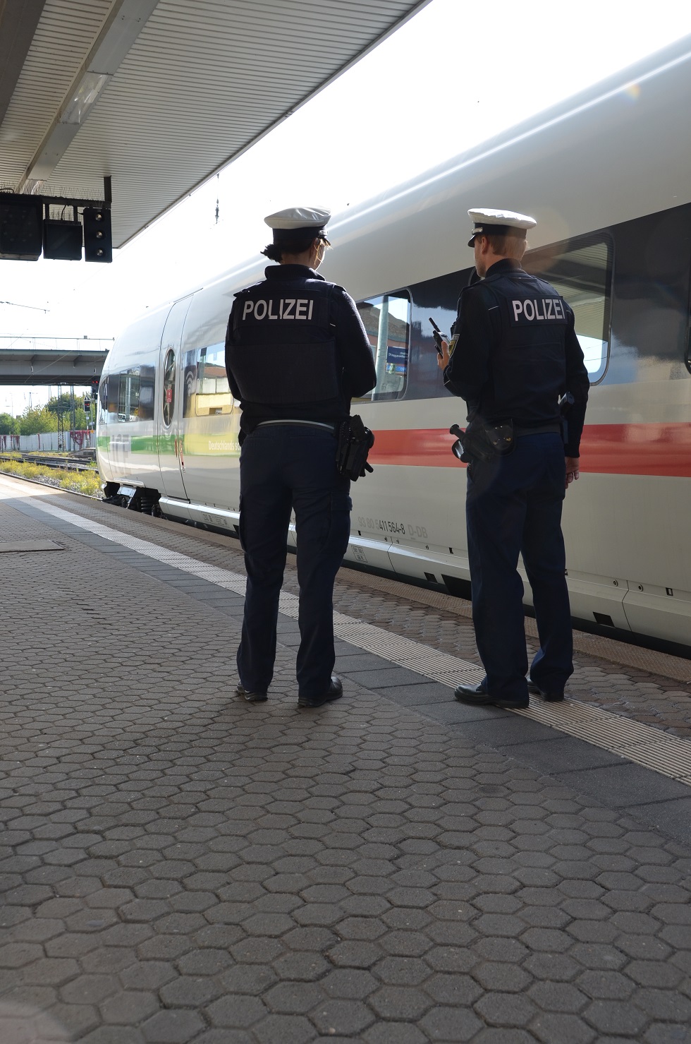 Aus bayerischen Polizeiberichten | Regensburg: 16-Jähriger klaut Smartphone