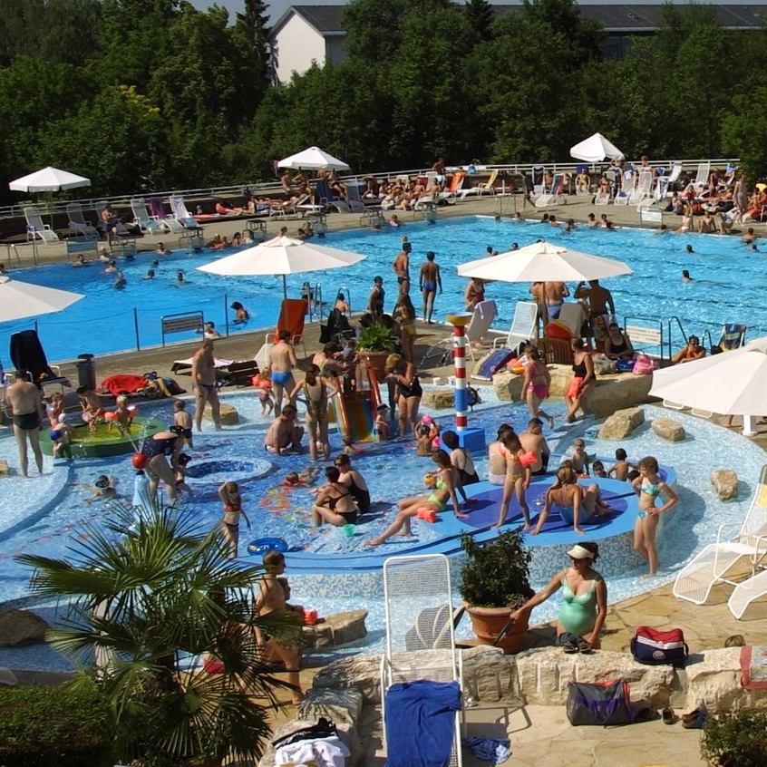 Aus bayerischen Polizeiberichten | Palästinenser belästigt 17-Jährige im Freibad